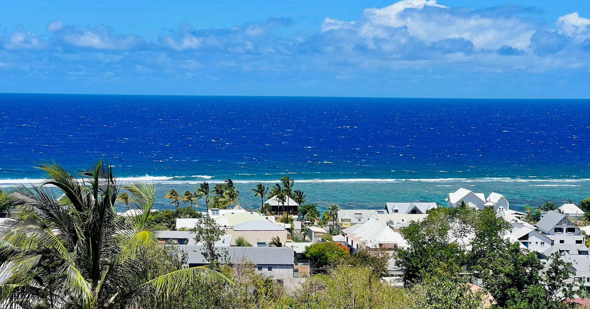 Leu Lagon Horizon view